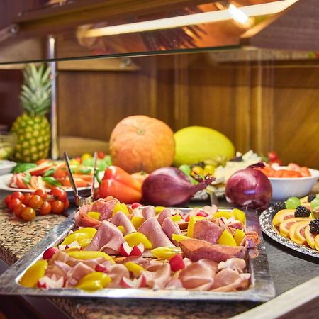 Hotel Vier Jahreszeiten Garmisch-Partenkirchen Esterno foto