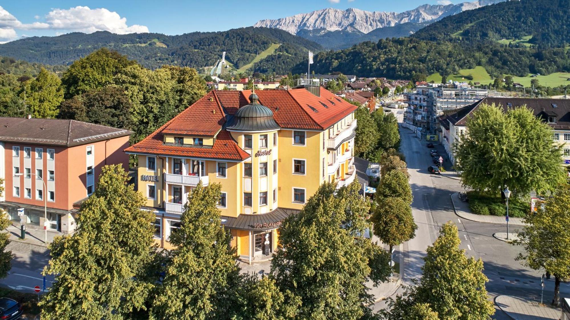 Hotel Vier Jahreszeiten Garmisch-Partenkirchen Esterno foto